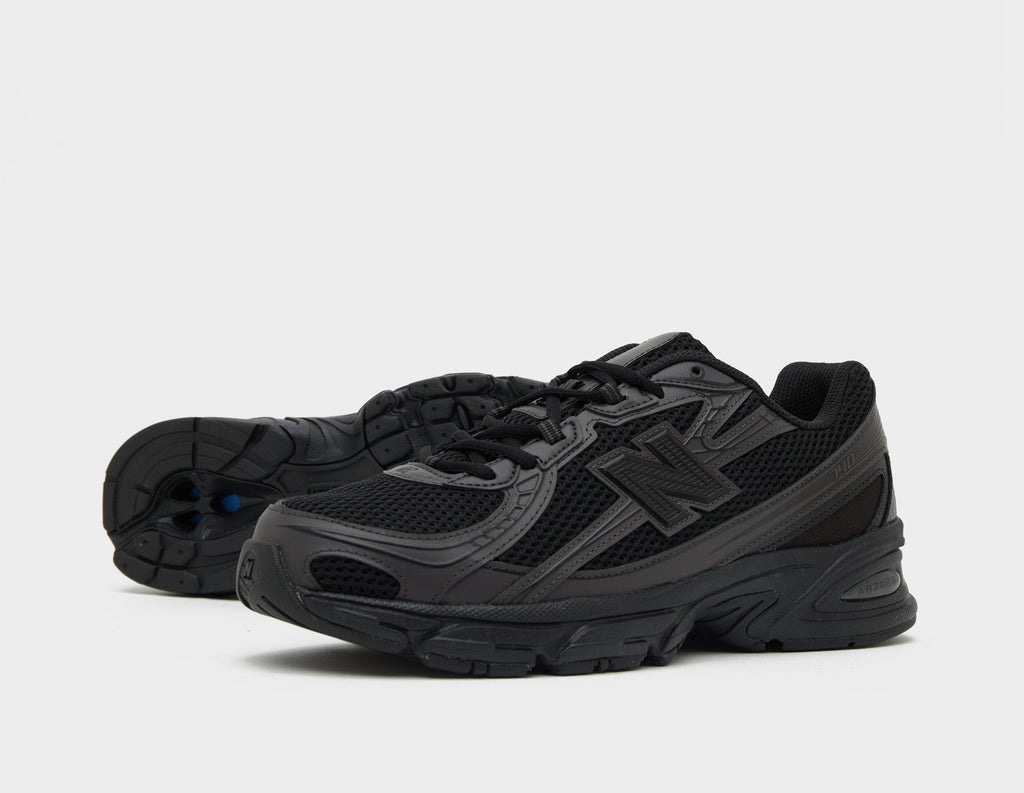 New Balance 740